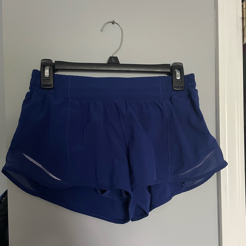 Lululemon Hotty-hot 2.5 inch shorts